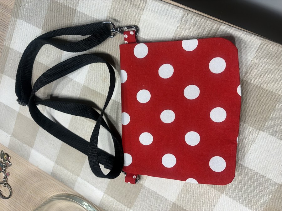Finished red polka-dot crossbody